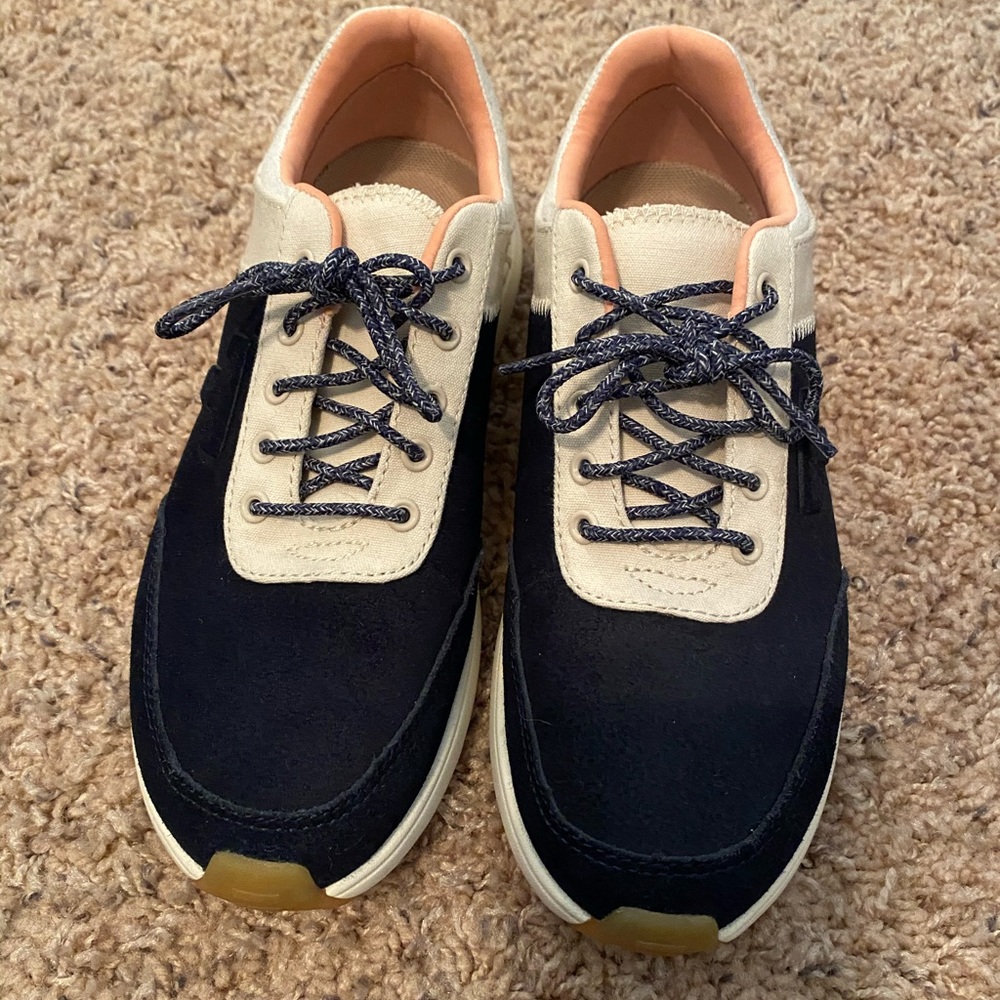 TOMS tennis shoes